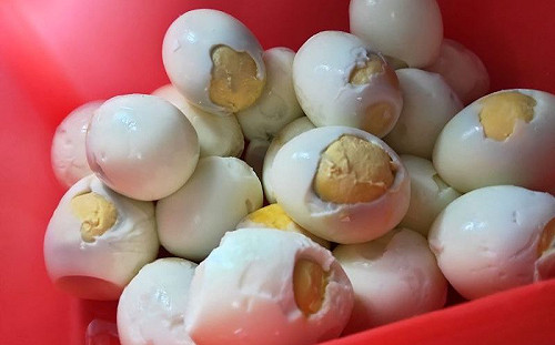 水煮蛋怎煮殼好剝？媽「1招」完美