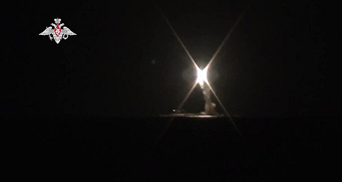 敗筆？俄羅斯自潛艦試射「8馬赫」高超音速鋯石導彈 事先浮出水面