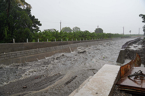 圓規颱風挾豪雨4縣市「紫爆」！屏東泰武鄉雨量破730毫米