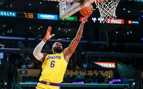 三巨頭合體仍失利　湖人慘吞5連敗