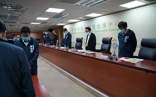 率市府團隊為城中城罹難者默哀 陳其邁：全力協助受災民眾後續事宜