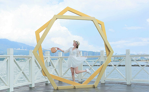 一個人的浪漫左岸之旅！來新北八里「偽出國」