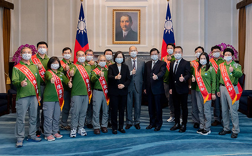 總統：會持續努力照顧清潔同仁 守護大家的工作安全