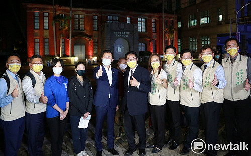 參訪光臨藝術節交流城市美學  黃偉哲歡迎新竹市民到台南旅遊