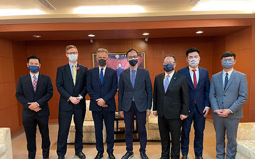 積極展開對外連結 朱立倫會見英、加駐台代表