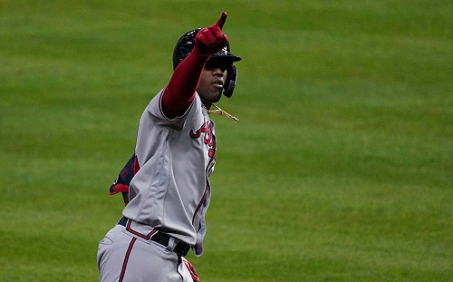 特大號場外轟　勇士重砲平隊史紀錄