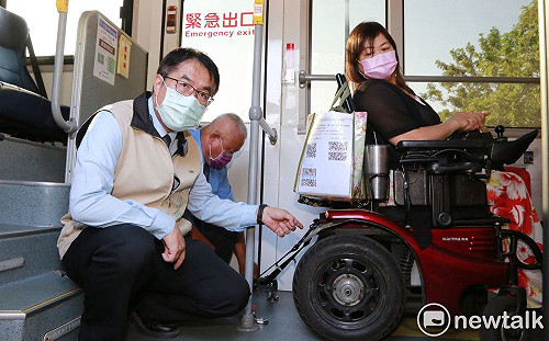 黃偉哲邀身障代表檢視公車無障礙服務SOP 雪莉：感謝市長關心