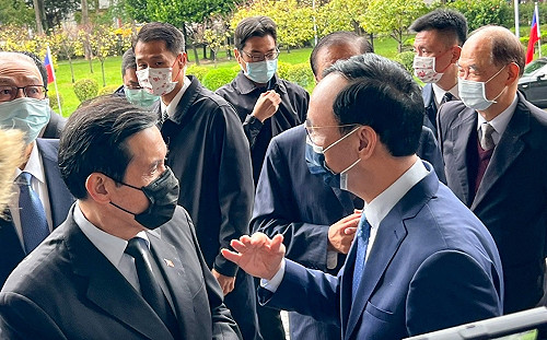 藍綠尬場！國民黨「十箭齊發」 全台千場宣講決戰四大公投