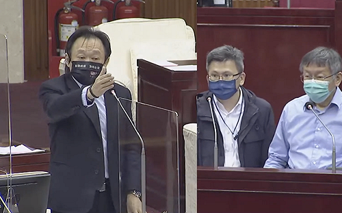 頻頻砲打中央！王世堅送柯文哲「角落生物」諷：角落政客人人踹