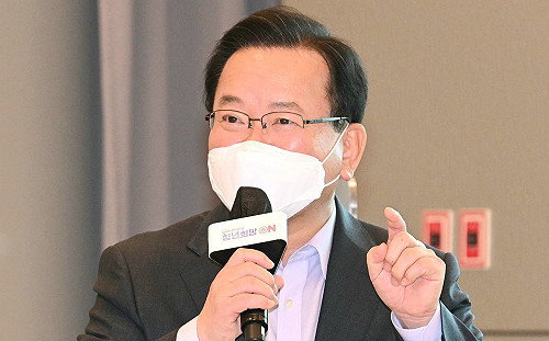 多人聚餐違防疫規定 南韓國務總理道歉了！