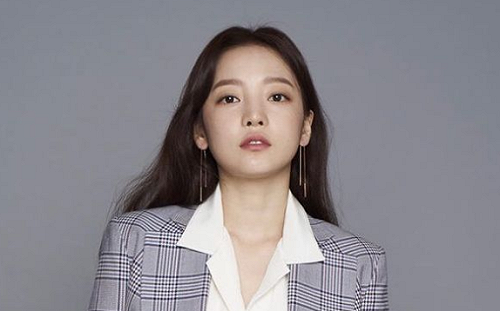 具荷拉逝世兩週年！親哥義賣生前畫作遺愛人間