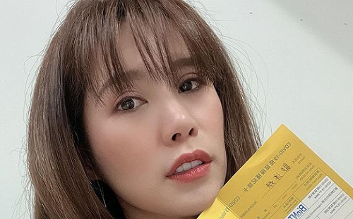 樂天女孩沐妍打疫苗太性感！網：為什麼發燒的是我們？