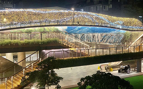 新打卡亮點！捷運中山站巨大夢幻耶誕燈飾11/27璀璨登場