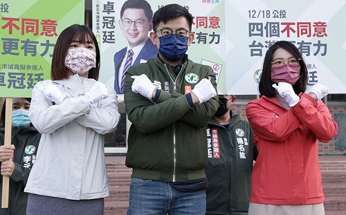 四個不同意!卓冠廷、黃郁芬、林穎孟12℃低溫街頭宣講
