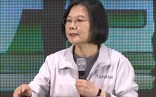 蔡英文讚打高端支持者「你們畢竟是死忠的」 趙少康酸「邪教教主」