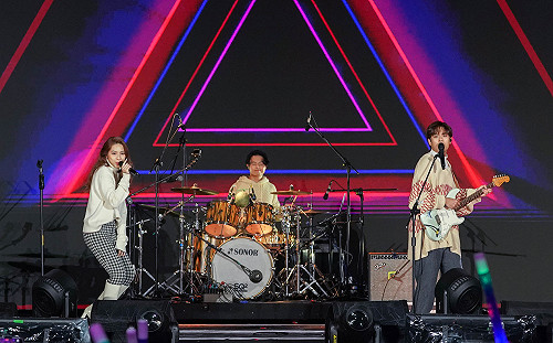 《巨星耶誕演唱會》 超強卡司接力開唱 High翻新北耶誕城