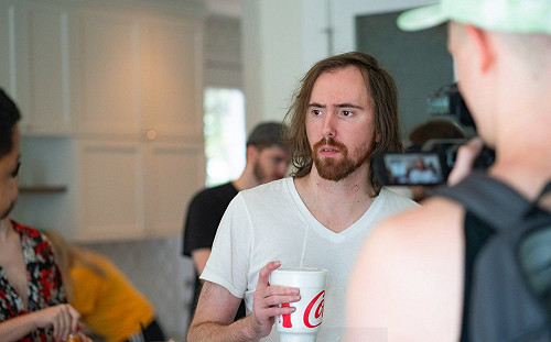 驚傳員工母乳被偷！Asmongold直呼動視暴雪太誇張