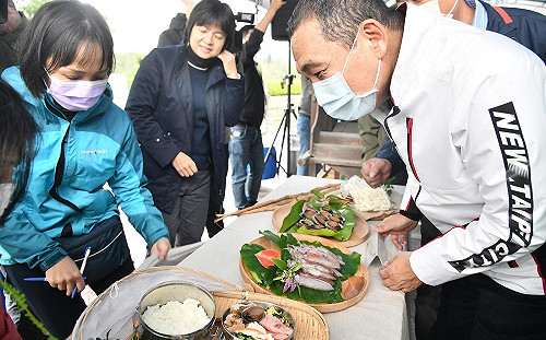 信鳥到站.羽豐米上市! 新北市長侯友宜致力推廣友善耕作