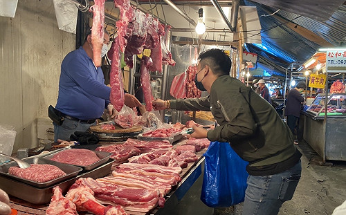 衝刺反美豬公投不同意 張銘祐在新北新店市場宣講