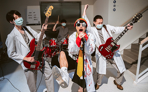 〈揪你出去玩〉遭黃標！黃明志：「中國發明超級病毒」畫面被認定假新聞