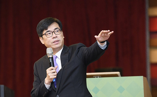 趙少康稱｢高雄人逼全台吃萊豬｣ 陳其邁：新北71萬人也強迫大家吃？