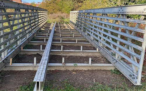 18米長橋整座被偷走！「回收毫無價值」 警：不知偷了要幹嘛