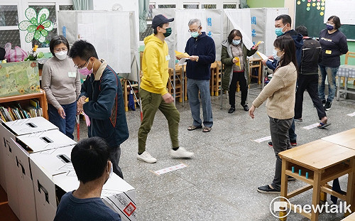 北市 2 人撕毀公投票 依公投法偵辦最高罰5萬元