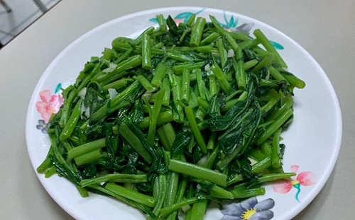 空心菜怎麼炒？大廚曝「驚奇配料」