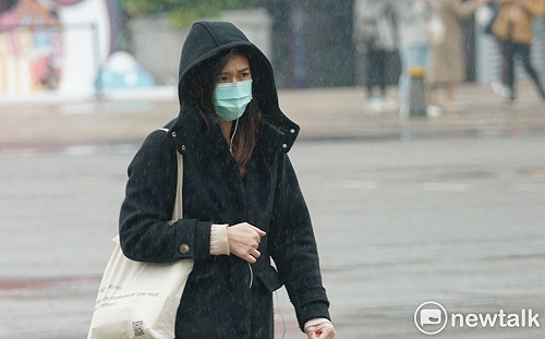 聖誕節濕冷低溫10度以下！彭啟明：跨年前回溫