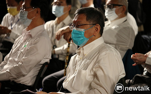 上任7年與民進黨關係回不去？柯再嗆：不是喊台獨就可以貪污