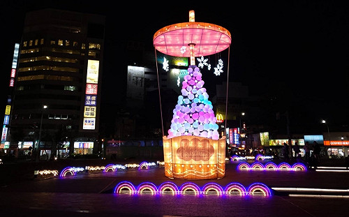 超吸睛的珍奶耶誕樹在台中！視覺甜點饗宴夢幻登場
