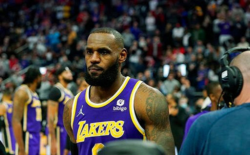 詹皇砍39分無力回天　湖人不敵籃網