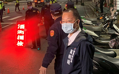 高雄連續8日酒駕大執法  市警局長親上第一線督導攔檢勤務