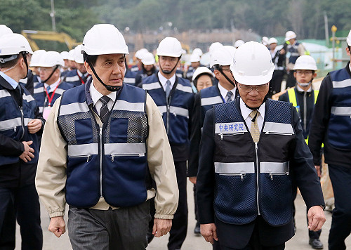 陳建仁批不尊重學術  府駁：與工程落後何關？