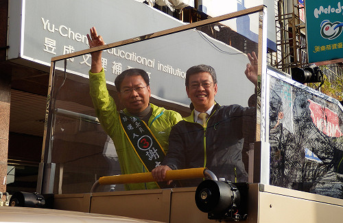 大仁哥陪掃街 謝志忠：帶溫暖進山城