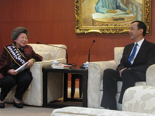 允諾推全責護理 朱立倫：做好健保配套