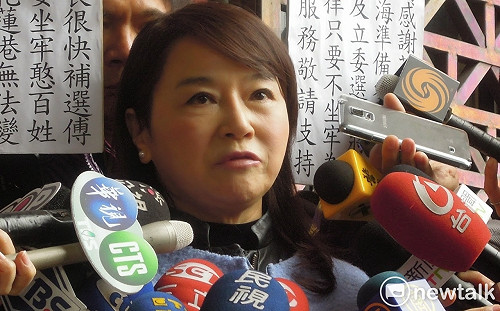 對楊偉中驟逝「無法置信」 周玉蔻line他「已讀不回」