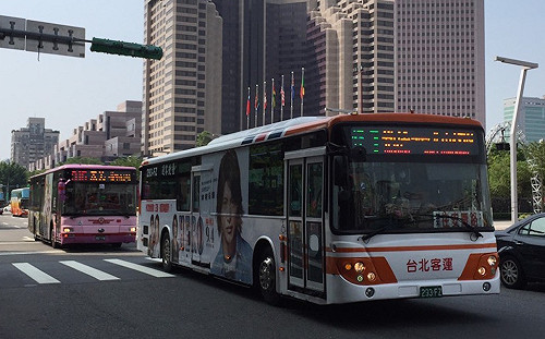 疫情衝擊公車運量 北市宣布每車每月補助8000元等紓困政策