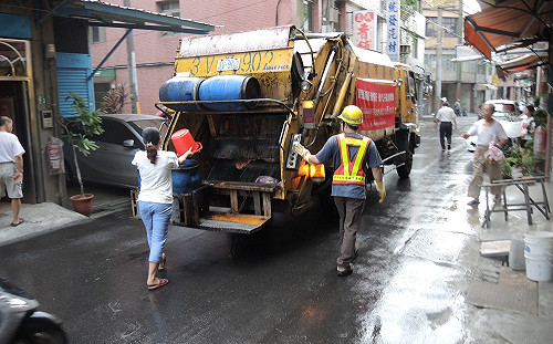 連假清運不打烊 桃市「廚餘全回收」元旦上路  4月強制實施