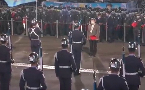 柯文哲非一人罰站 總統府澄清：陳菊、游錫堃也一起站