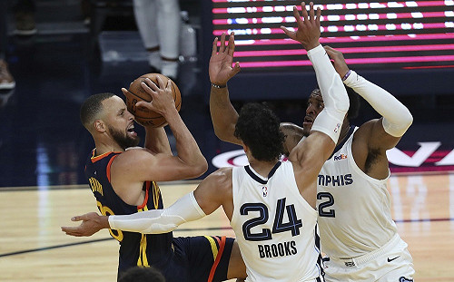 柯瑞為何近況低迷？美媒列據點解釋