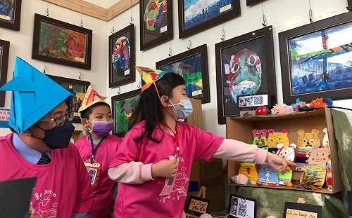 嘉縣布新附幼化腐朽為神奇 陳年儲物間變身展覽廳