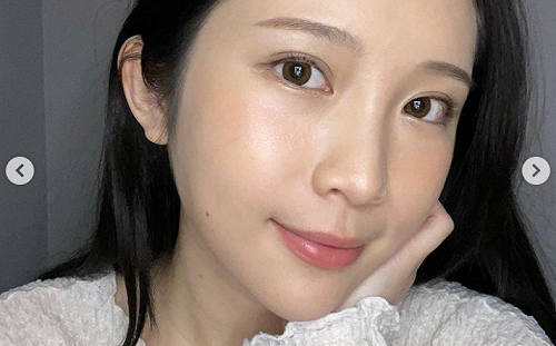 雞排妹深夜放送福利！「粉紅蕾絲丁字褲」性感曲線曝光