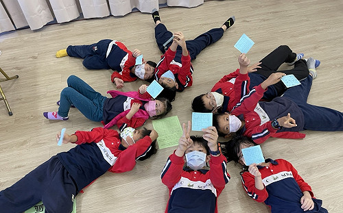 麗澤實驗教育機構「歲末英語日」 結合台灣雙母語教材辦闖關活動