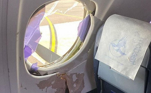 恐怖鳥襲! 鳥隻撞進英國客機螺旋槳 葉片折斷直直插進客艙