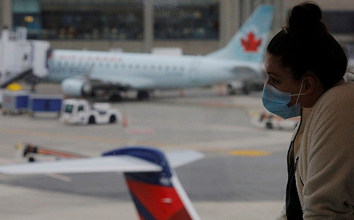 Omicron疫情兇猛 美國連續 11天取消航班破千