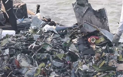 軍方尋獲疑似失事F-16V戰機飛官陳奕遺體送驗DNA! 家屬急赴殯儀館