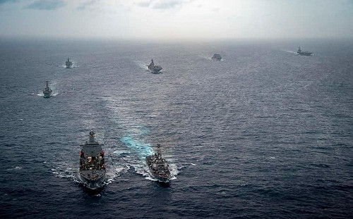 向中共釋出信號？美軍於南海聯合打擊演練 「模擬奪島」