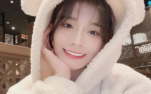 捲包養、吸金詐騙醜聞！青青沉寂半年「曬自拍」吸1.6萬人朝聖