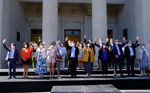 智利新內閣1/3是無黨籍 24位部長14位是女性